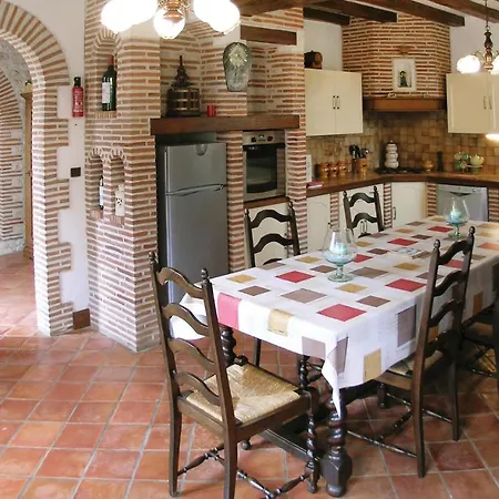 Holiday home Fad784